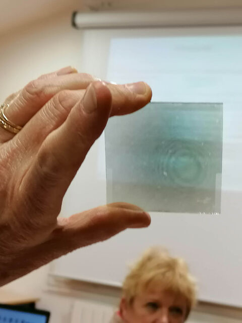 Une plaque holographique imprimée au laser 